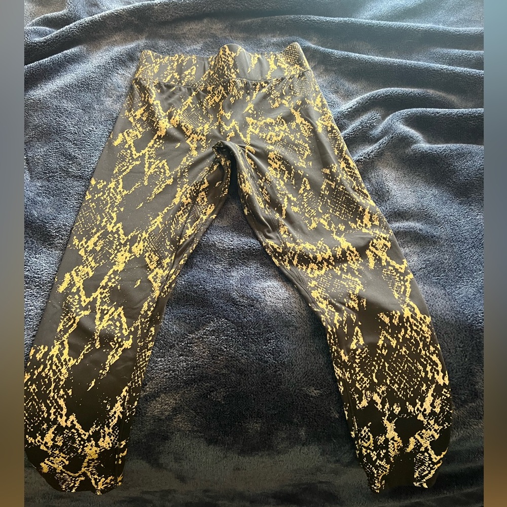 Noli yoga leggings like new